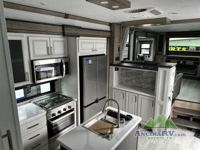 2025 Keystone RV Montana - Photo 9