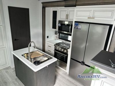 2025 Keystone RV Montana - Photo 7