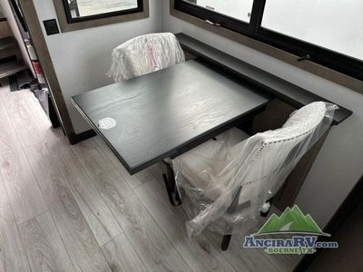 2025 Keystone RV Montana - Photo 10
