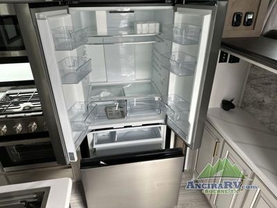 2025 Keystone RV Montana - Photo 13