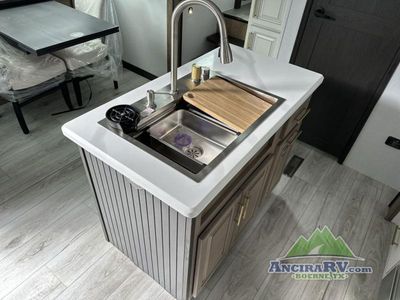 2025 Keystone RV Montana - Photo 14