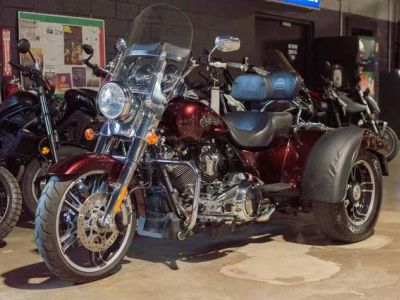 2017 Harley-Davidson® FLRT - Freewheeler® — front three-quarter view