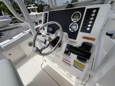 2026 Robalo 222 CC - Photo 17