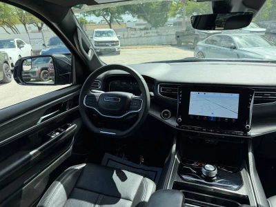 2024 Jeep Wagoneer — photo 36 view