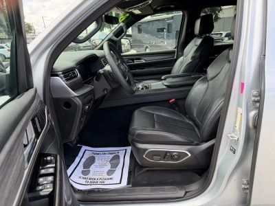 2024 Jeep Wagoneer — photo 16 view