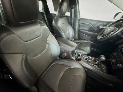 2020 Jeep Cherokee — photo 33 view