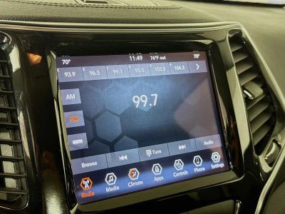2020 Jeep Cherokee — photo 13 view