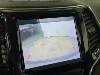 2020 Jeep Cherokee — photo 12 view