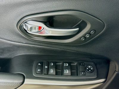 2020 Jeep Cherokee — photo 17 view