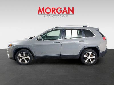 2020 Jeep Cherokee — engine compartment view