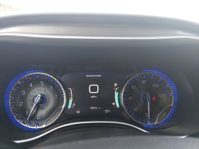 2023 Chrysler Pacifica — photo 14 view