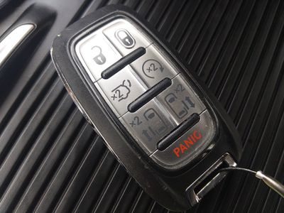 2023 Chrysler Pacifica — photo 15 view