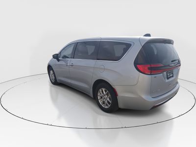 2023 Chrysler Pacifica — detail view