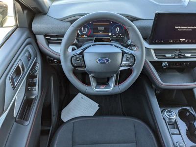 2026 Ford Explorer — photo 13 view