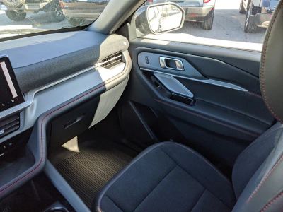 2026 Ford Explorer — photo 15 view