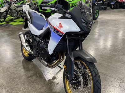 2025 Honda Transalp - Photo 3