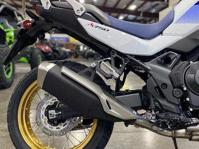 2025 Honda Transalp - Photo 13