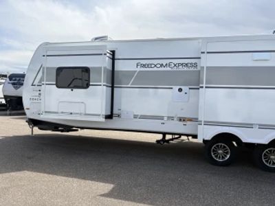2025 Coachmen Freedom Express Ultra Lite - Photo 5