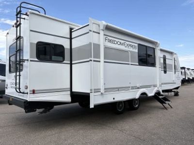 2025 Coachmen Freedom Express Ultra Lite - Photo 9