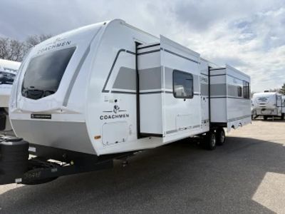 2025 Coachmen Freedom Express Ultra Lite - Photo 3