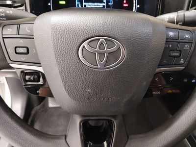 2025 Toyota Camry - Photo 12
