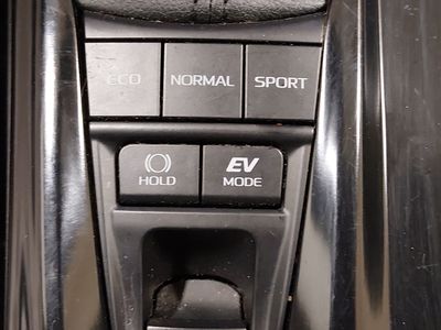 2025 Toyota Camry - Photo 18