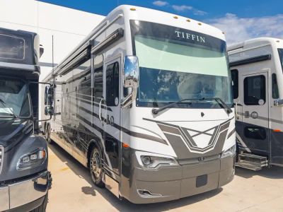 2026 Tiffin ALLEGRO BUS — front three-quarter view