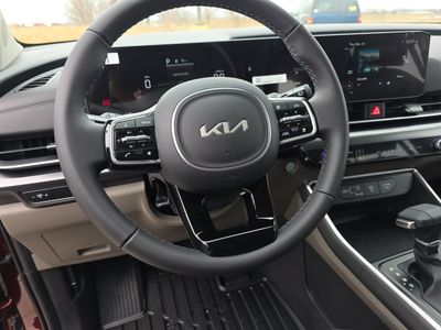 2026 Kia Carnival — photo 12 view
