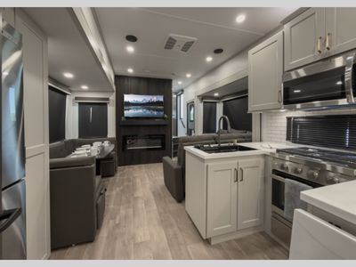 2027 Grand Design Influence - Photo 2