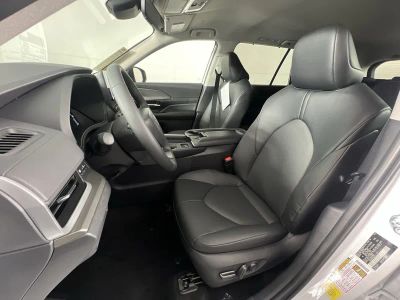 2024 Toyota Grand Highlander — photo 13 view