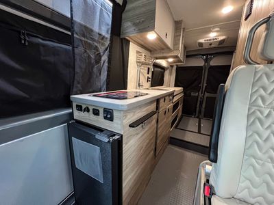 2026 Winnebago SOLIS - Photo 7