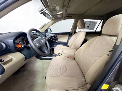 2012 Toyota RAV4 — photo 12 view