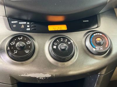 2012 Toyota RAV4 — photo 21 view