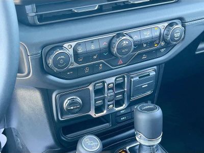 2026 Jeep Gladiator — photo 15 view