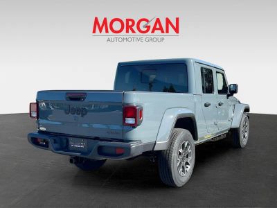 2026 Jeep Gladiator — photo 7 view