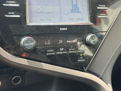 2020 Toyota Camry - Photo 13