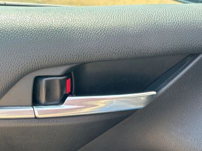 2020 Toyota Camry - Photo 8