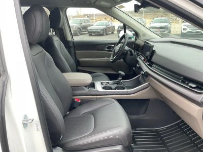 2026 Kia Carnival — photo 15 view