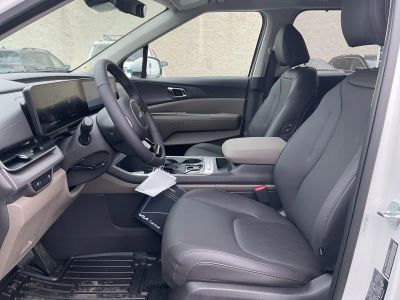 2026 Kia Carnival — photo 9 view