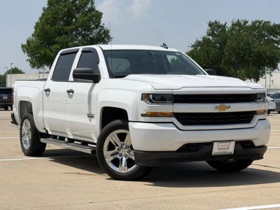 2018 Chevrolet Silverado 1500 - Photo 2