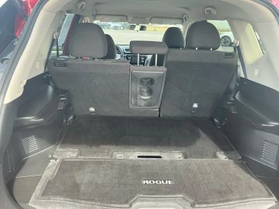 2016 Nissan Rogue — photo 17 view