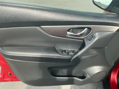 2016 Nissan Rogue — photo 15 view