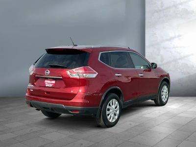 2016 Nissan Rogue — engine compartment view