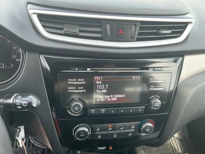 2016 Nissan Rogue — photo 11 view