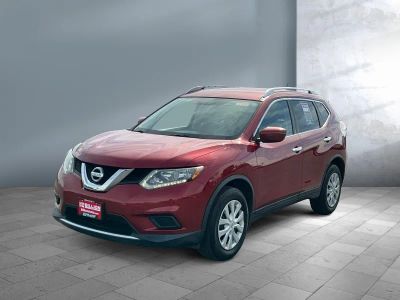 2016 Nissan Rogue — front three-quarter view