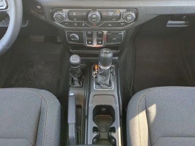 2026 Jeep Wrangler — photo 20 view