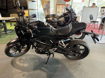 2025 Honda CB300R - Photo 6