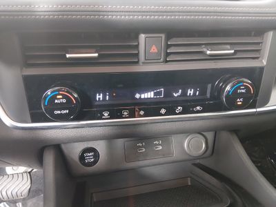 2025 Nissan Rogue — photo 17 view