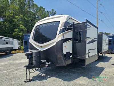 2022 Keystone RV Outback — interior view