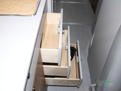 2026 Airstream Rangeline - Photo 41